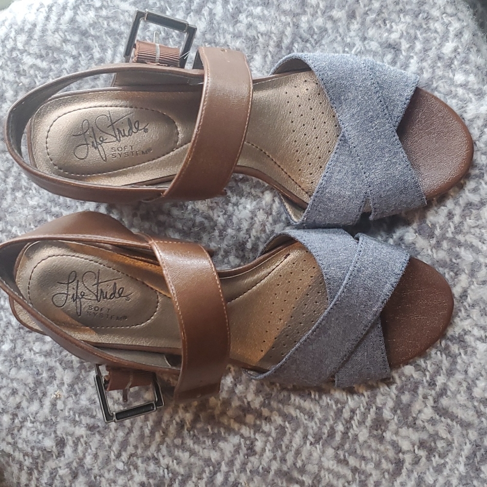 Life Stride Brown and Gray Crisscross Open-Toe Sandals